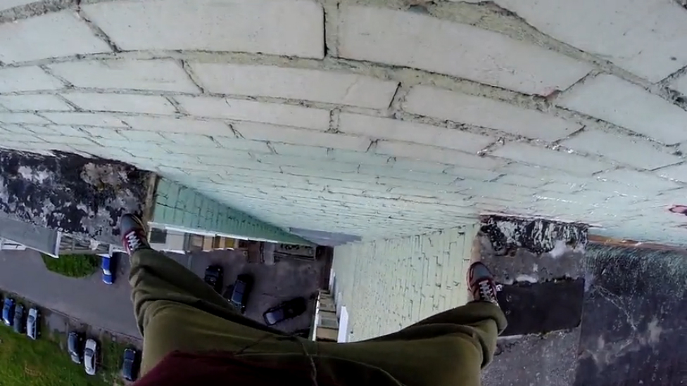 Прыжки по крышам от первого лица. GoPro. POV паркур.